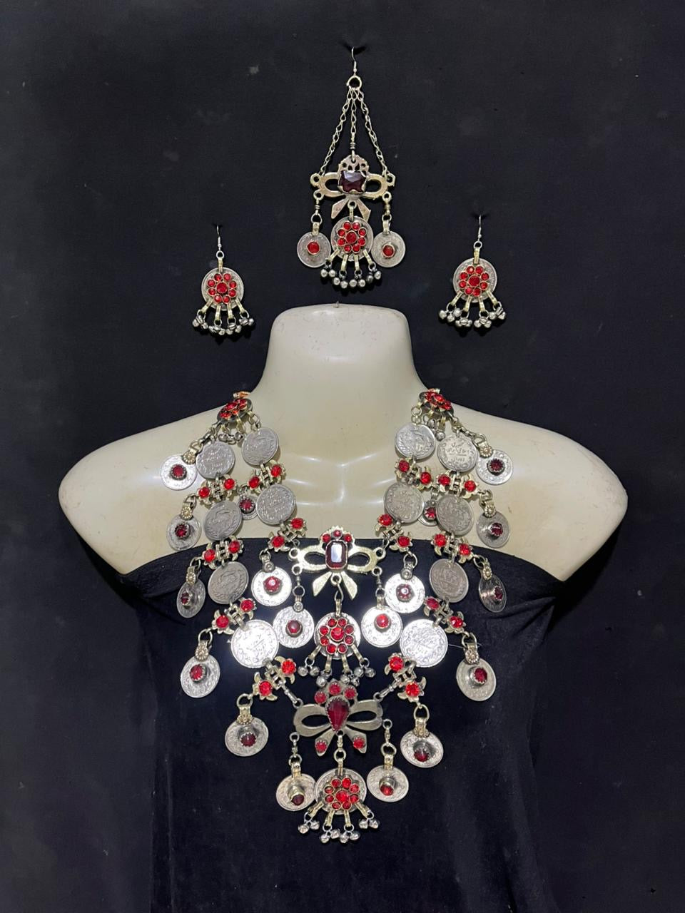Royal Crimson Bow & Coin Statement Set
