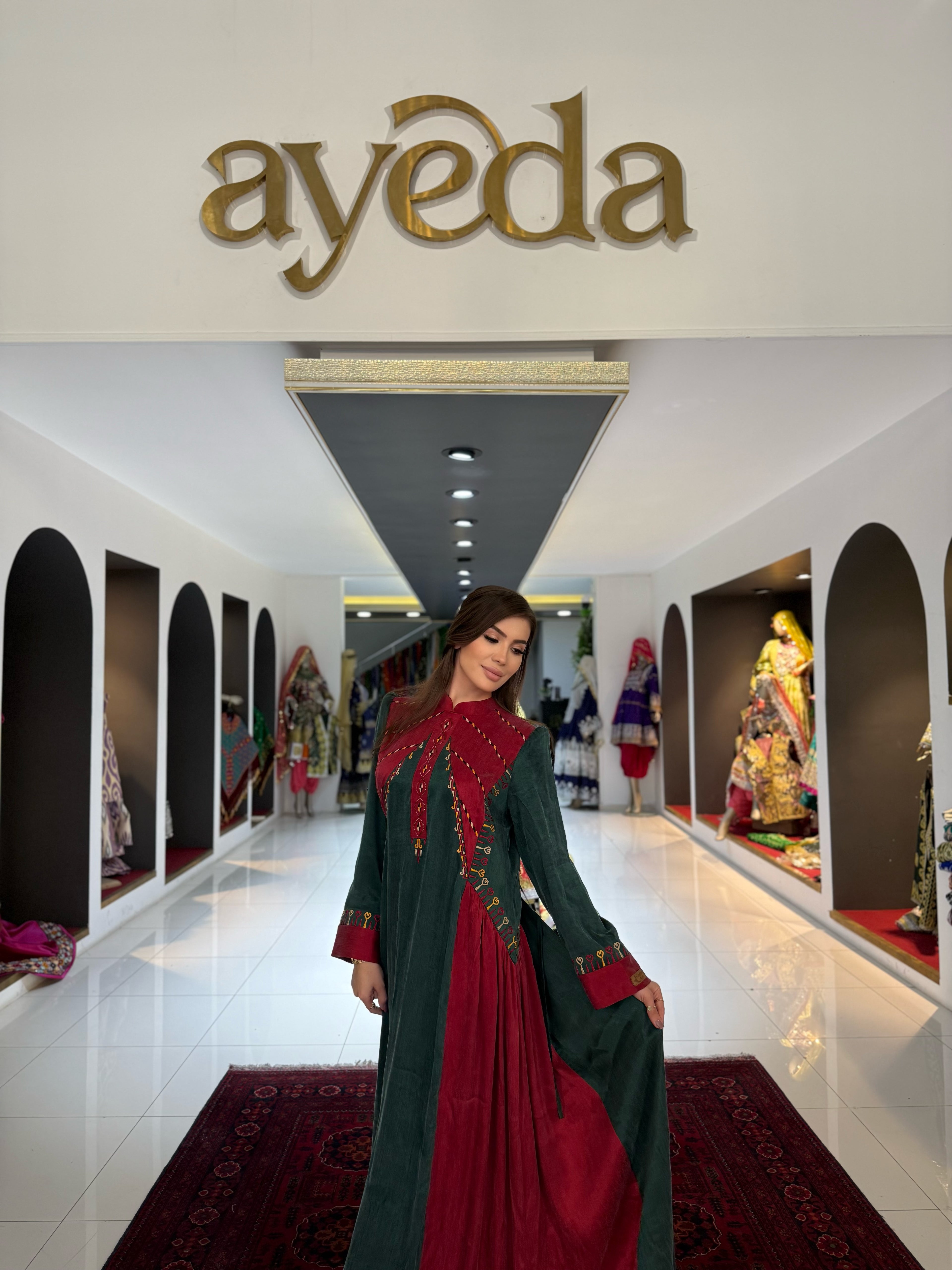 Maroon Gul Ipek Turkmen